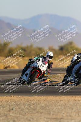 media/Dec-09-2023-SoCal Trackdays (Sat) [[76a8ac2686]]/Turn 15 Set 1 (230pm)/